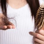 بررسی عوامل مؤثر در ریزش مو