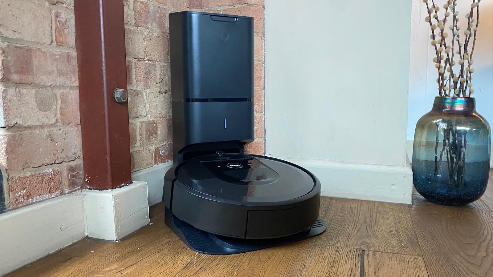 جارو برقی رباتی iRobot Roomba i7+ with Dirt Disposal