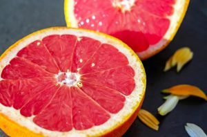 خواص شگفت انگیز گریپ فروت ، میوه ای برای تمام دردها