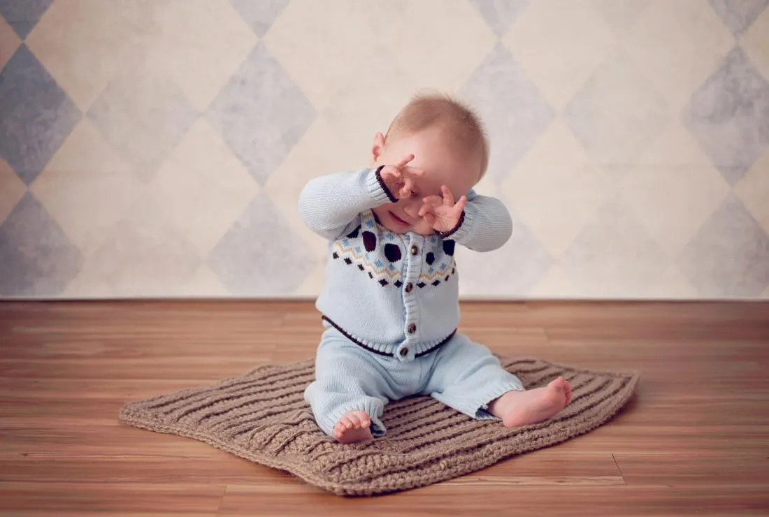 تأثیرات خستگی بر بینایی: بررسی پدیده مالیدن چشم نوزادان تأثیرات خستگی بر بینایی: بررسی پدیده مالیدن چشم نوزادان